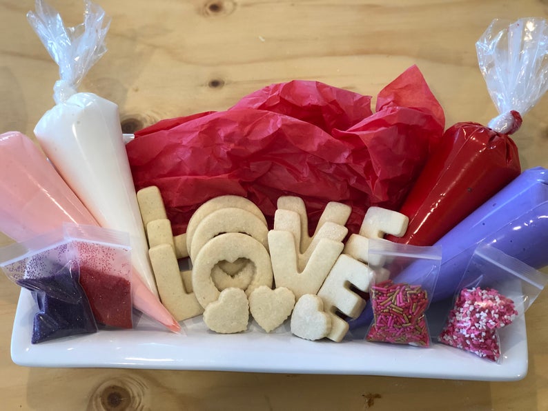 Valentine's Day Sugar Cookie Kit - Undecorated